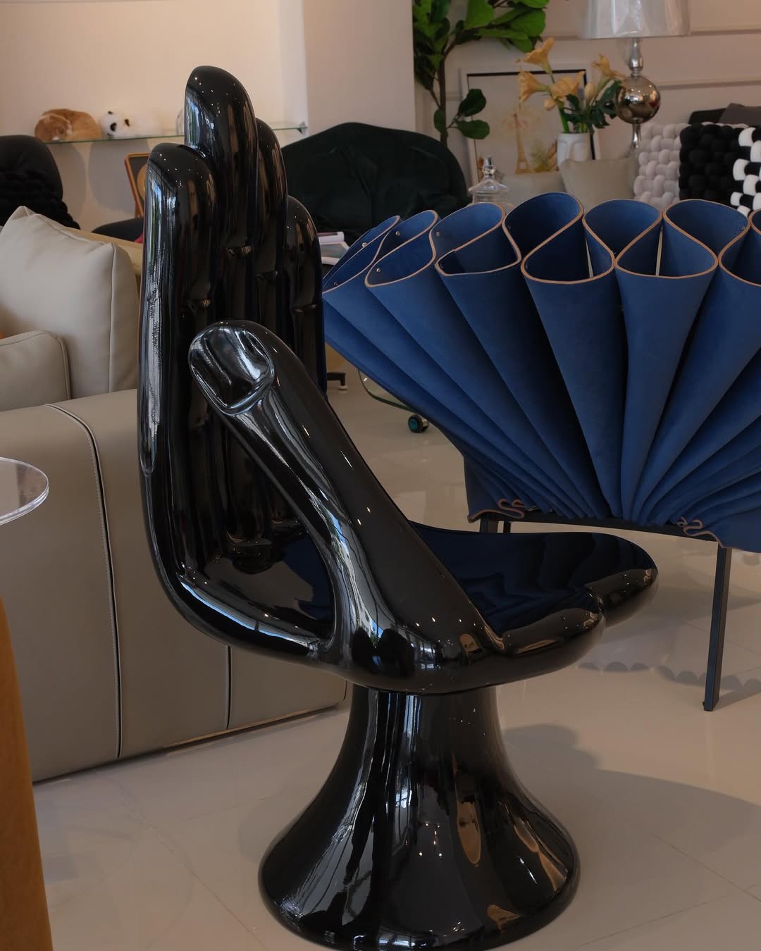 Zion Black Hand Chair