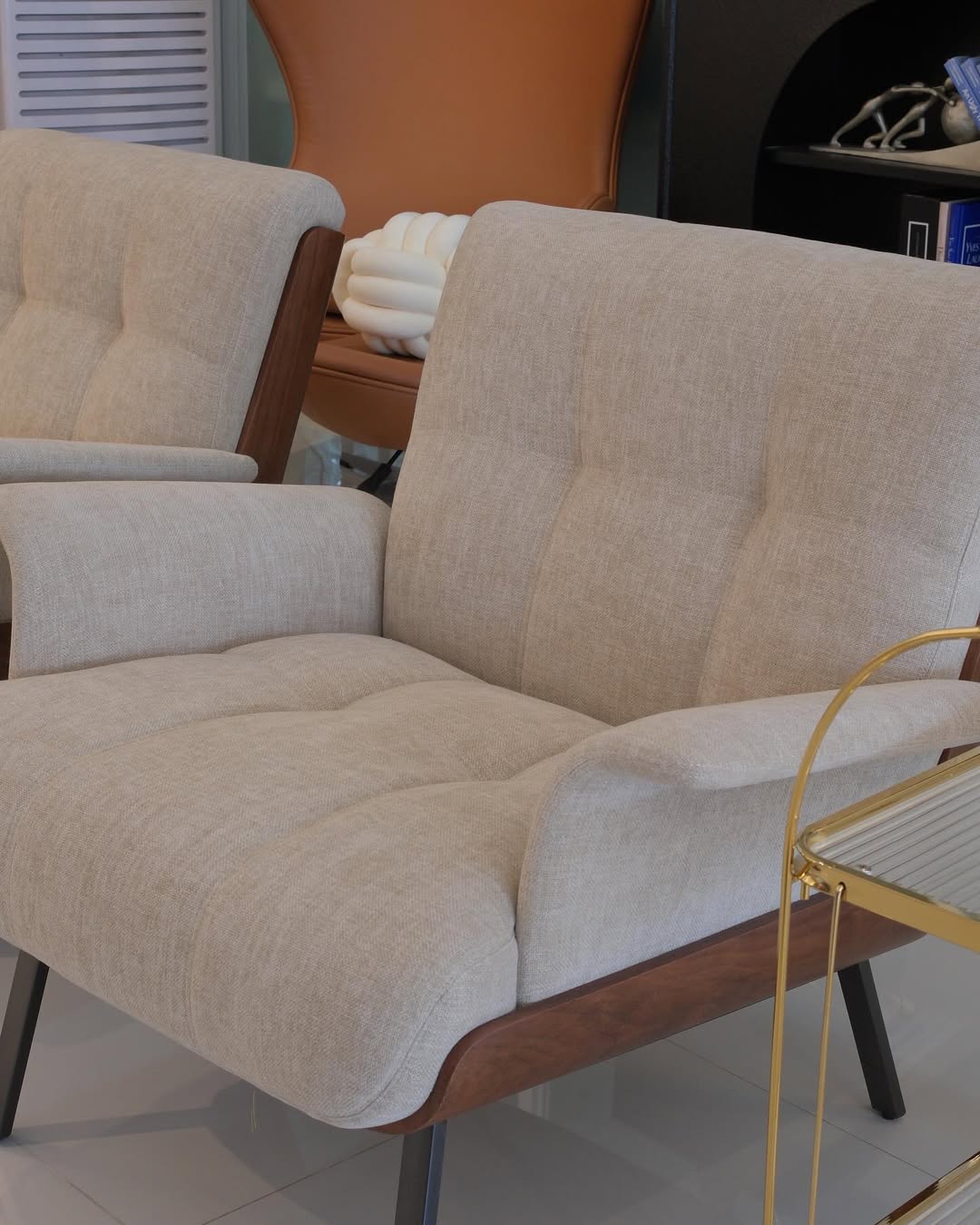 Dennis Chair