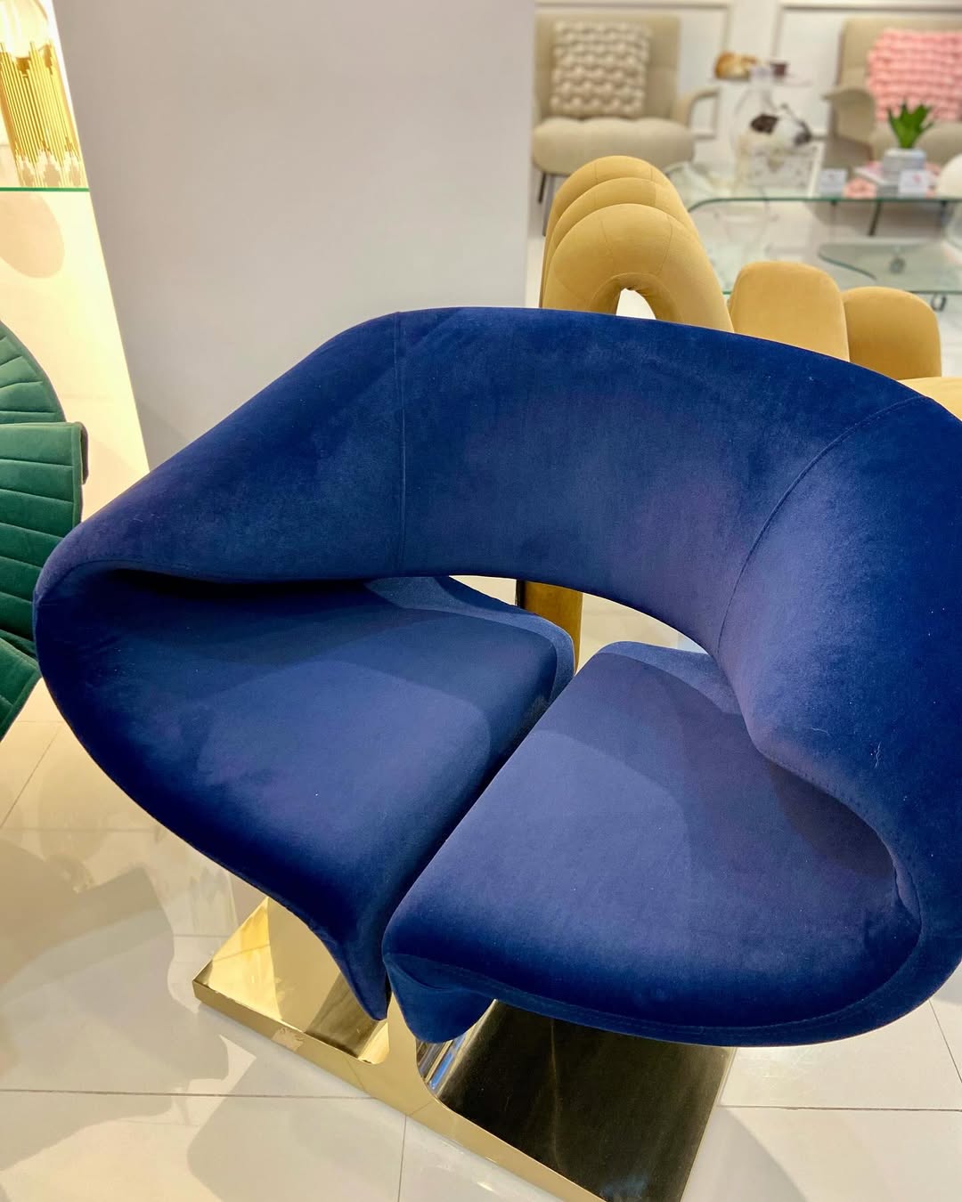 Noir Luxe Chair