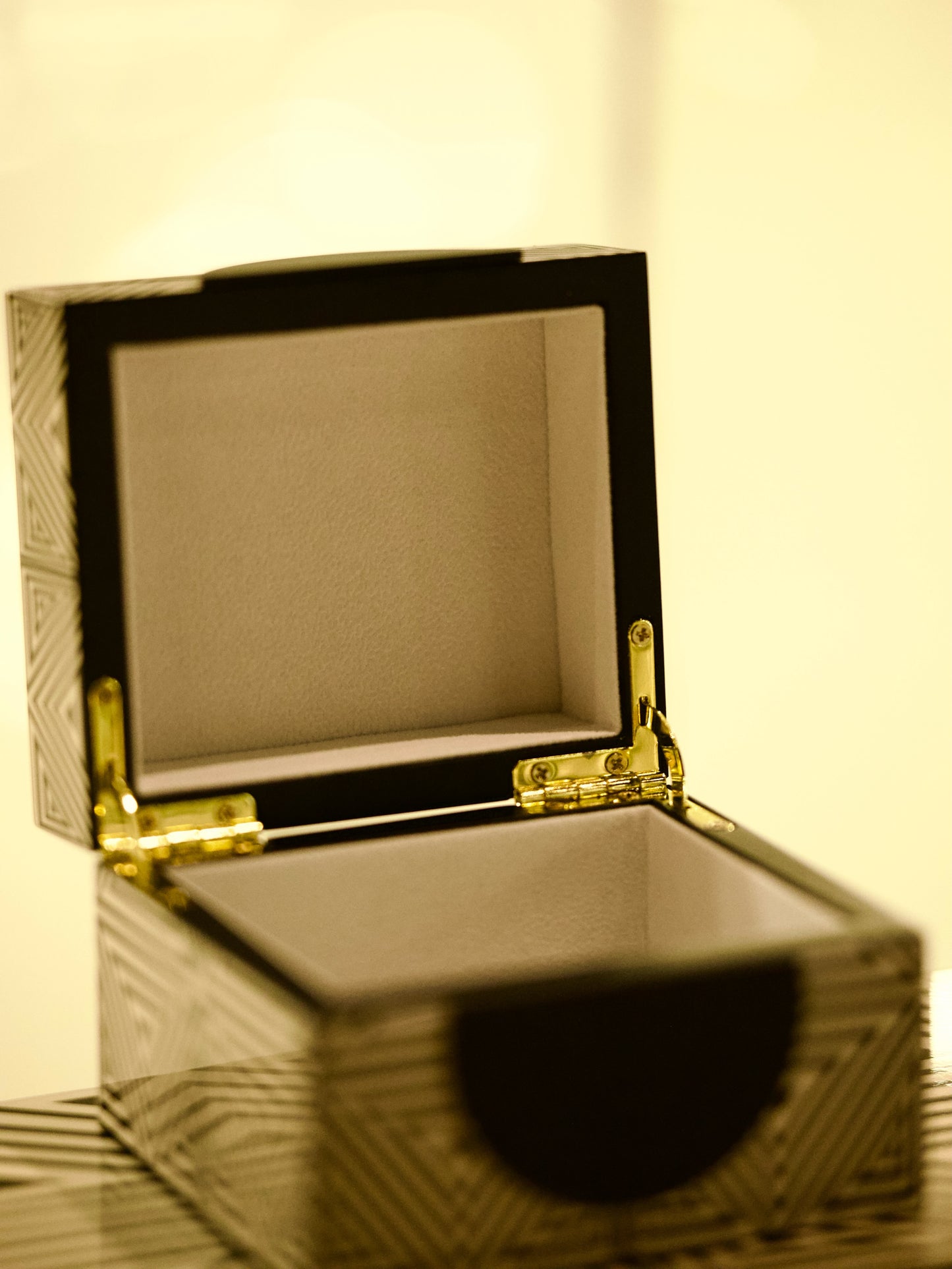 Monaco Box