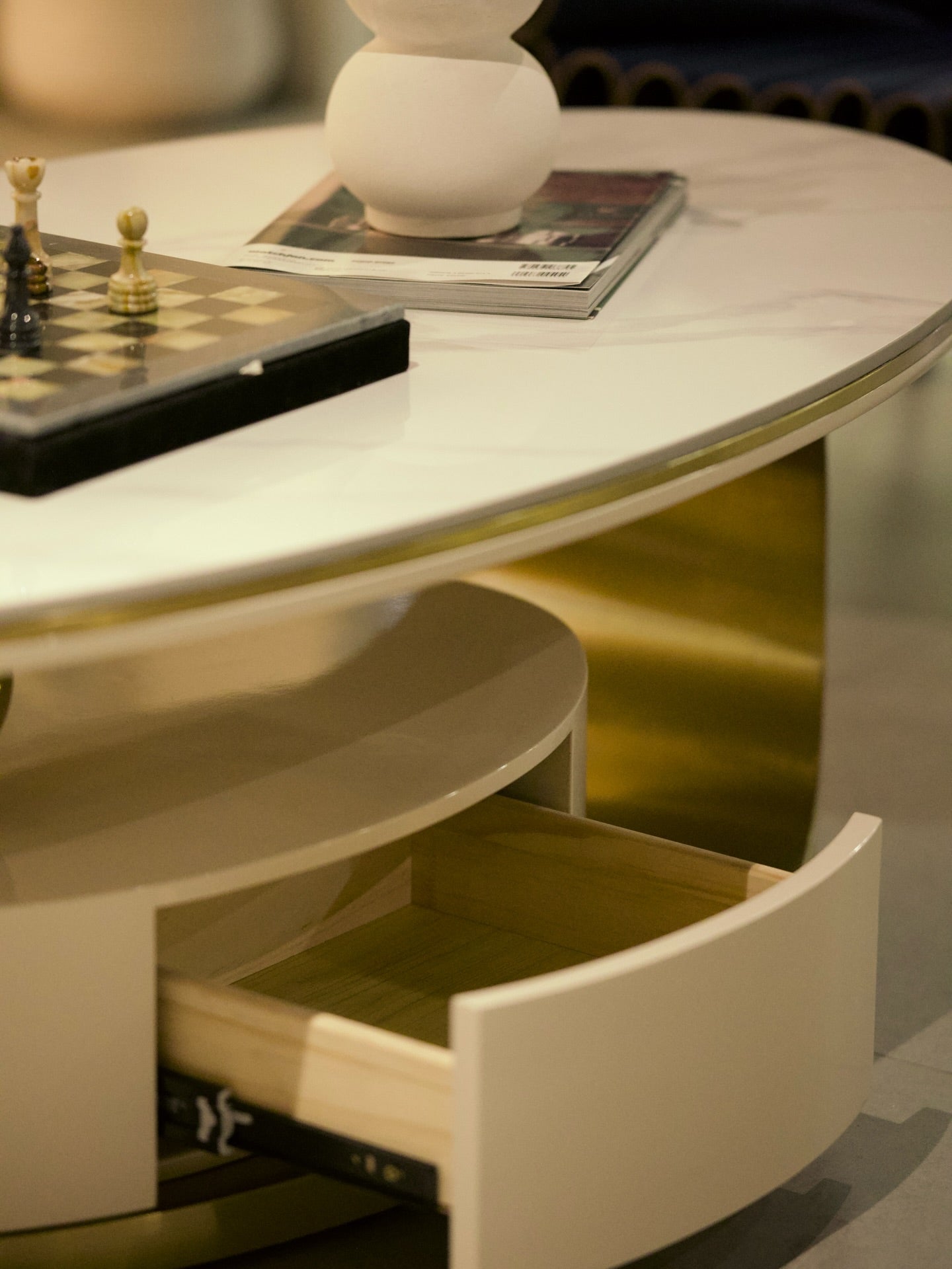 Eclipse center table