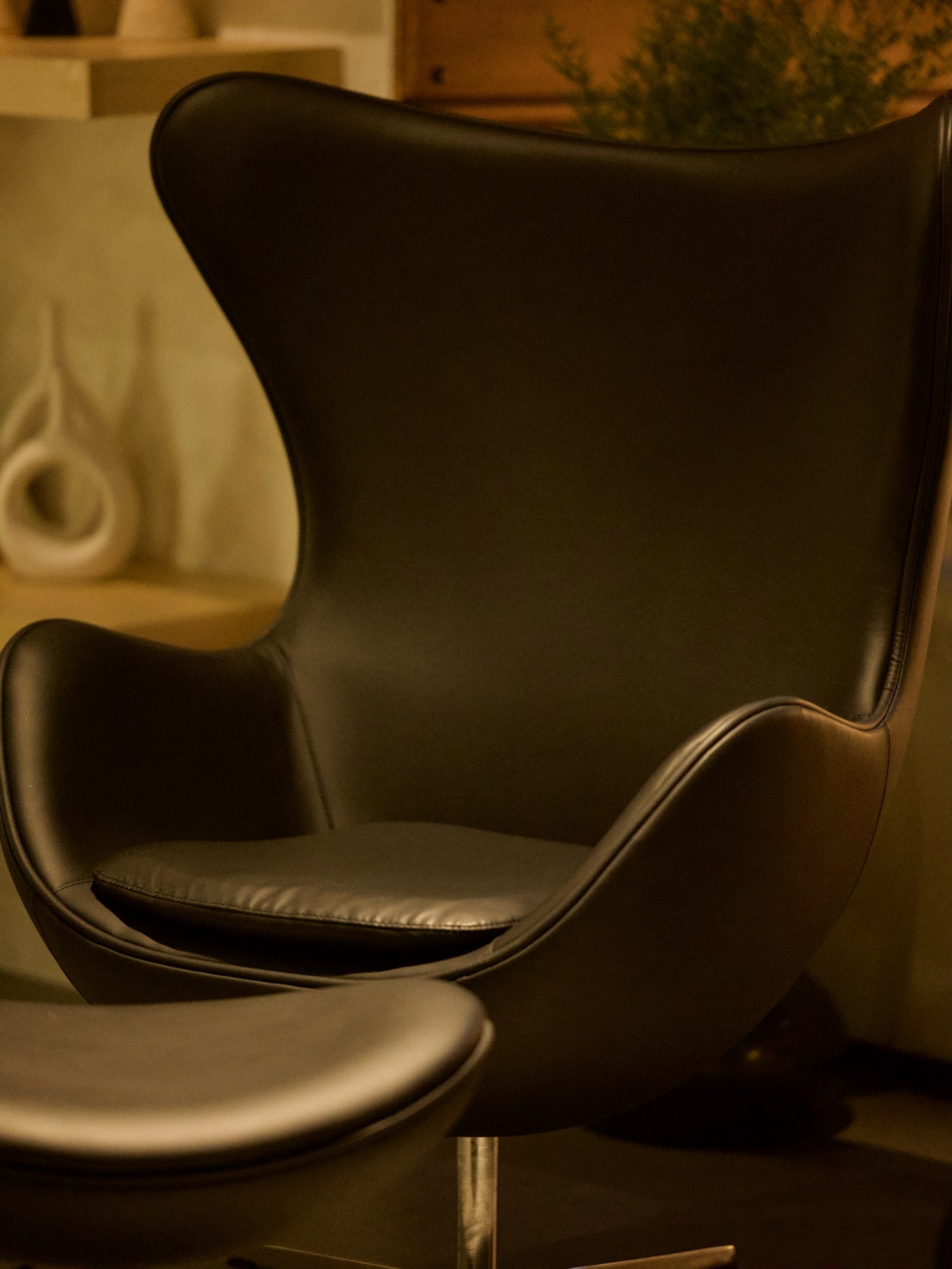Duke Egg Chair Black
