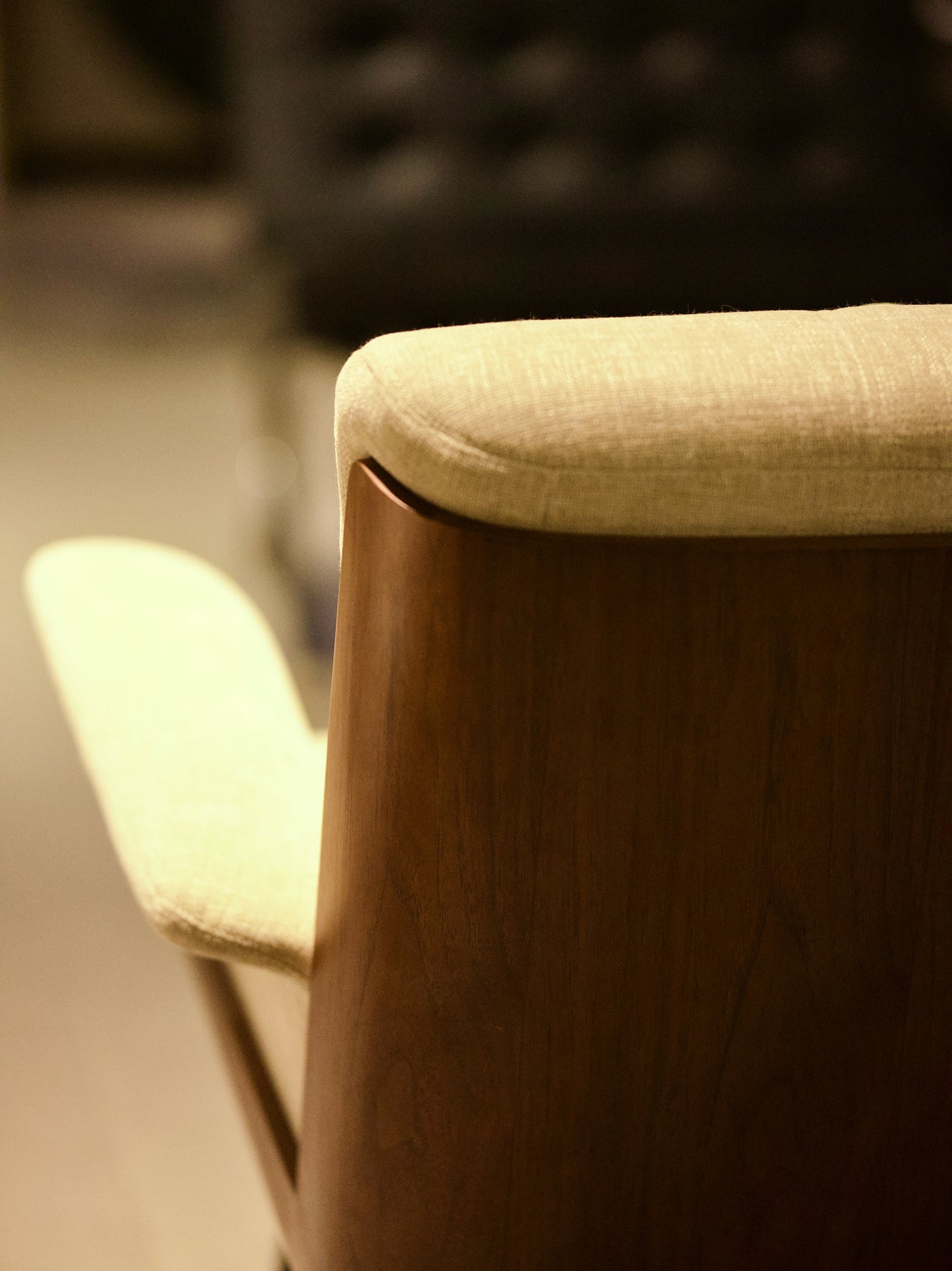 Dennis Chair