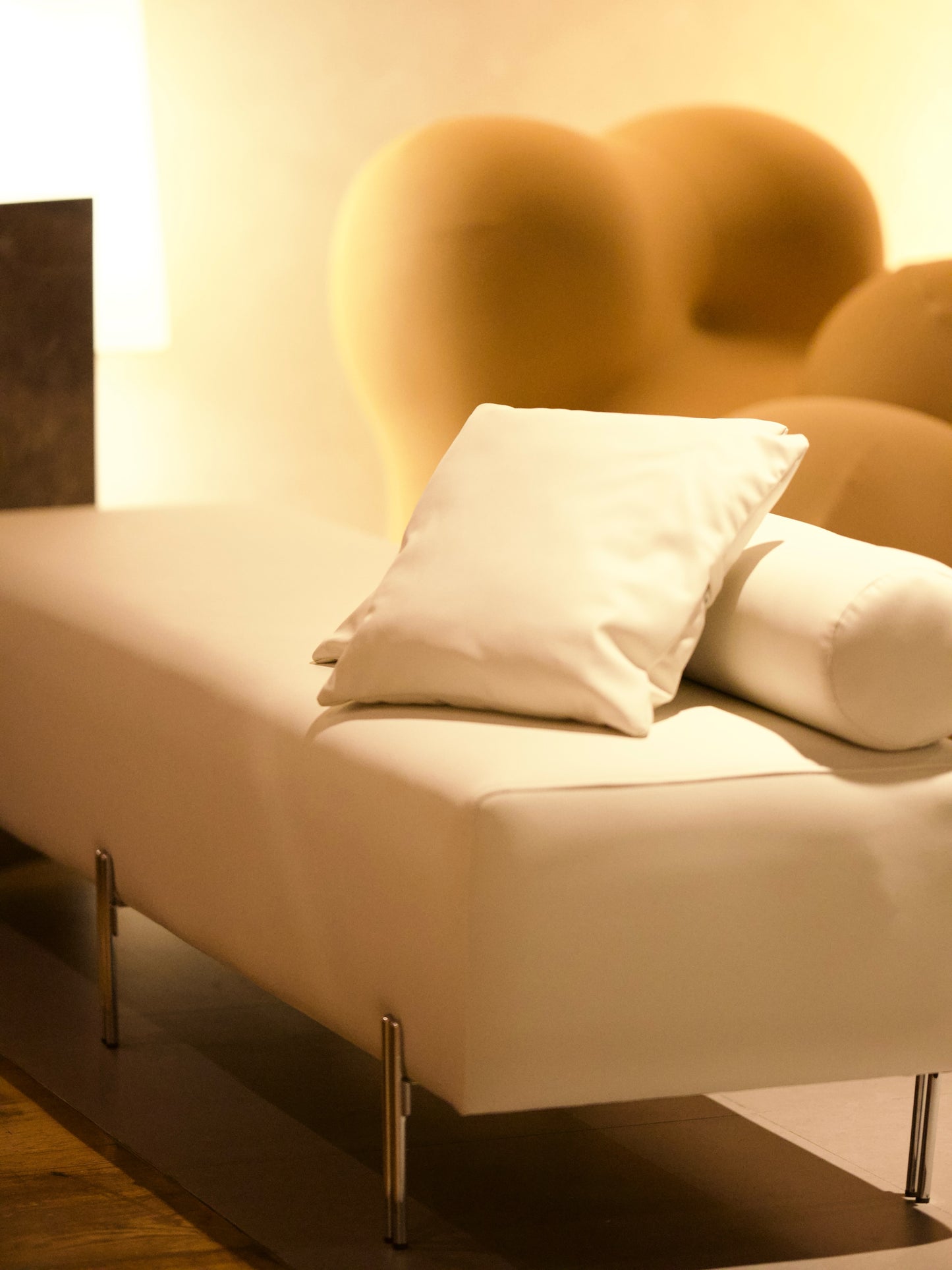 Stillé Bench – Ivory