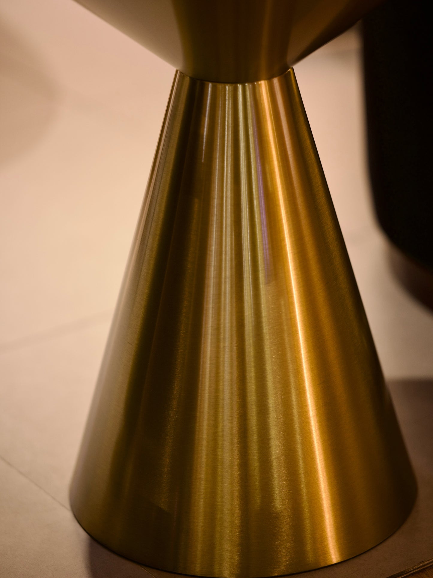 Zélune Gold Side Table