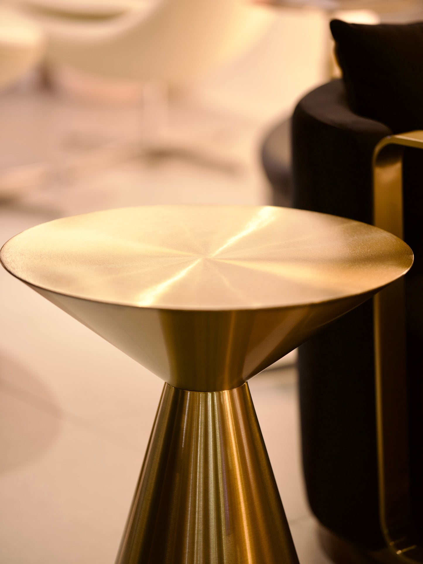 Zélune Gold Side Table