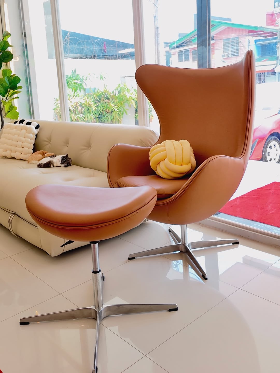 Duke Egg Chair Brown