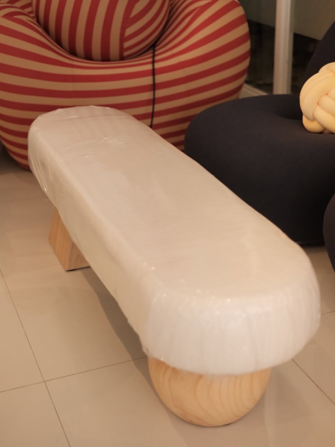 Lexus Bench Ivory