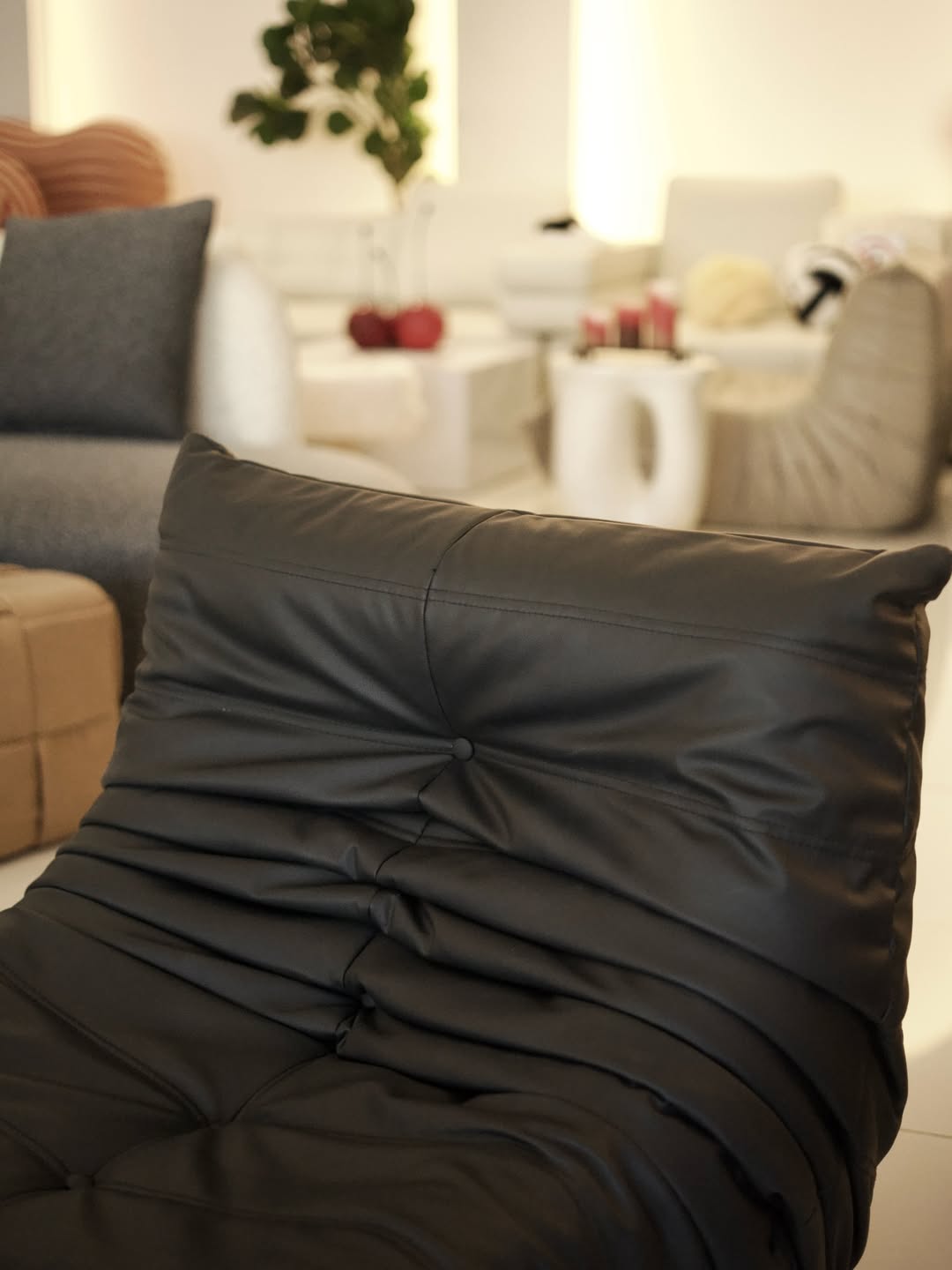 Caterpillar Chair Black