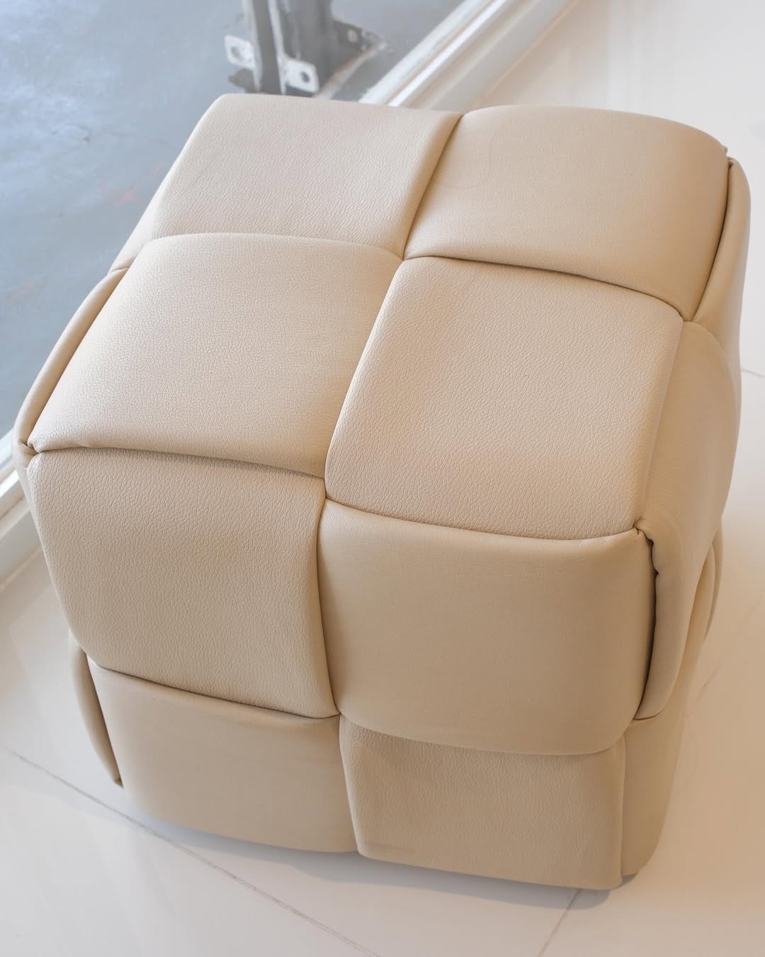 Stool Bar Knotted