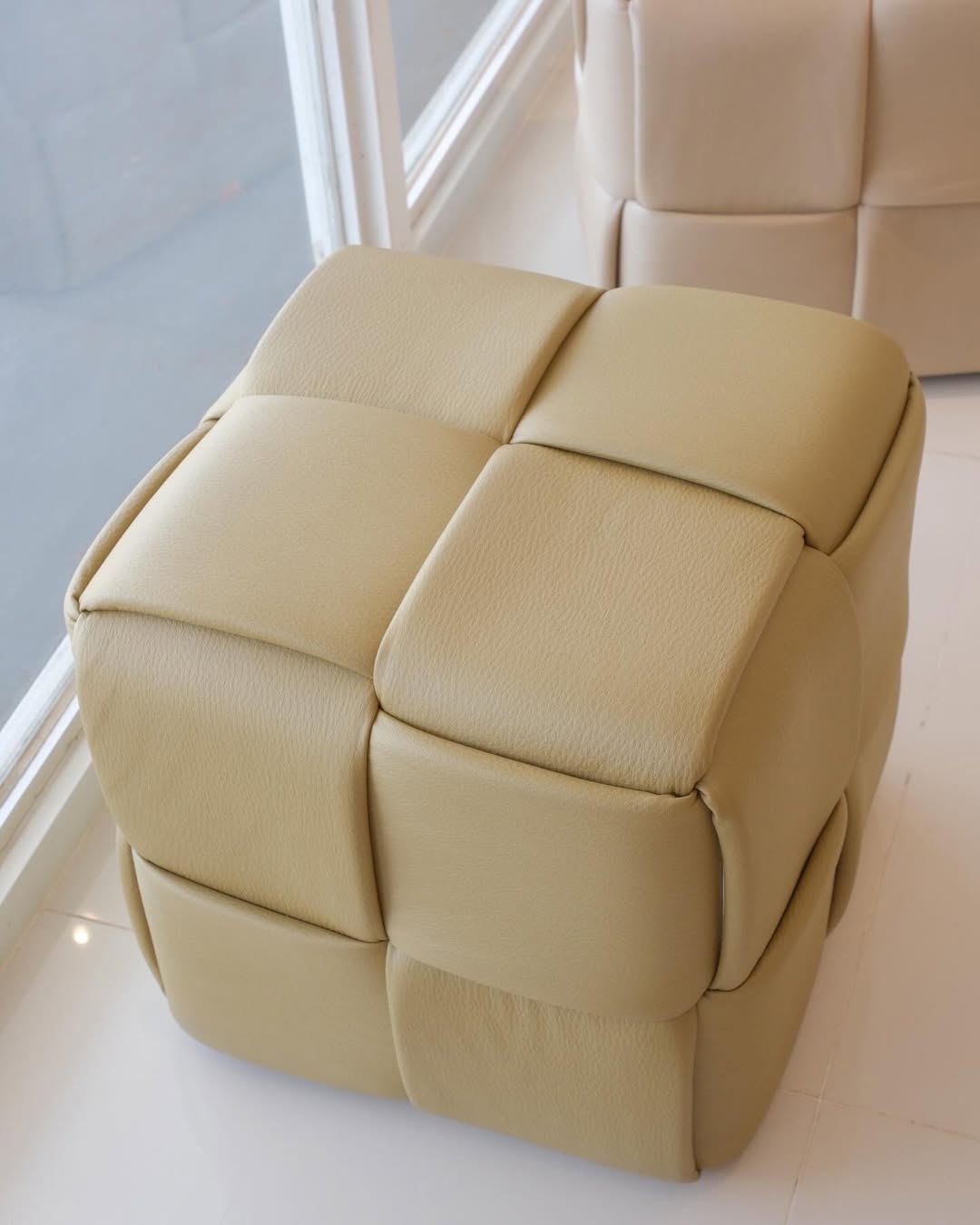 Stool Bar Knotted